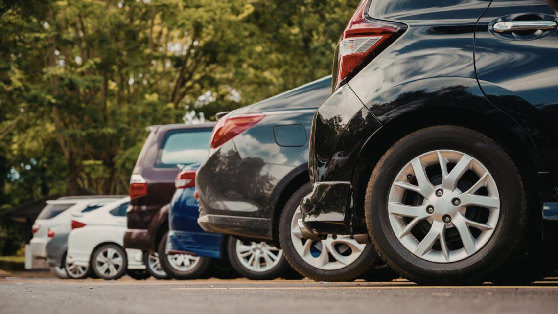 people parking in defenesive driving parking lot in texas